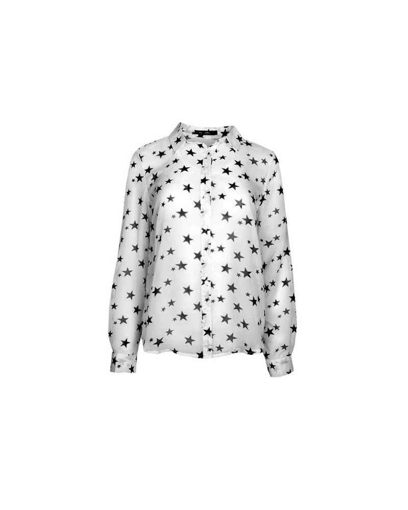 Camisa de botones con estampado de estrellas.